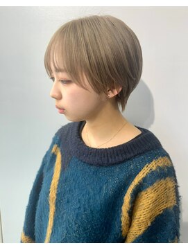 ヴェイン 渋谷(vain) アッシュベージュ 毛流れショート