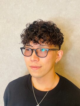 アストロ(ASTRO) 大人男性ナチュラルパーマビジカジ清潔感アッシュブラック