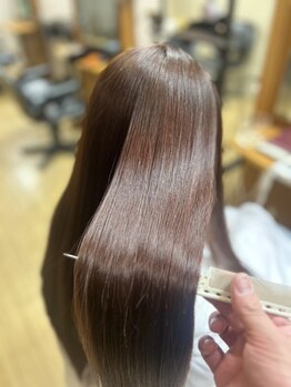 グランツ(Glanz)の写真/秋冬の乾燥によるダメージに悩む方に、パーソナライズされた施術を提供！ケアカラーとの併用で美髪が続く♪