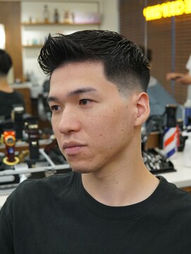 ザ チョップ ショップ ハラジュク(THE CHOP SHOP HARAJUKU) フェザーアップ + スキンフェード