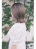 ロスカ(Loska)&nbsp;くすみベージュ外ハネボブ