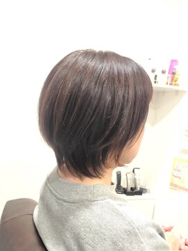 ヘアー グリーン(hair green) 40代50代60代/ショートボブ/かっこかわいいショート
