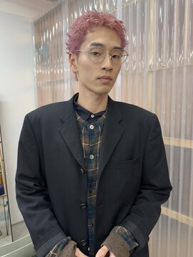 PARKiiiNG 心斎橋　ブリーチ/ダブルカラー/パーマ/メンズ【パーキング】 刈り上げセンターパート