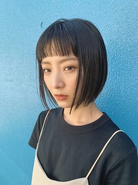 カムジーヘッドカミノウラ(COMEGHEAD KAMINOURA) 大人なオン眉ボブ　#ボブ#シースルー