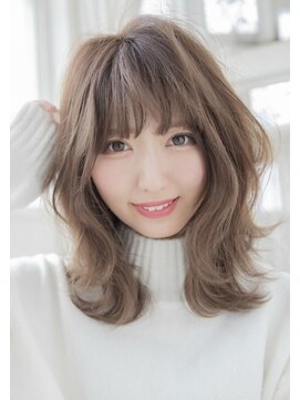 ネウィ ハウオリ 札幌駅前(newi hau'oli) 濡れ髪　切りっぱなし　オリーブカラー　セミウェットウェーブ