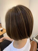 ナンバー エアロ 横浜(N° +aero) 大人可愛い20代30代40代小顔ワンサイドショートボブ丸み前下がり