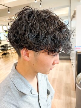 ウェイビーエフティフィフス 横浜西口(WAVEY ft.fifth) 波巻きスパイラルパーマセンターパート波巻きパーマツーブロック