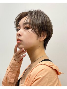 イヴォークトーキョーオーサカ(EVOKE TOKYO osaka) 丸み 抜け感 可愛い 韓国風 おしゃれ 大人 くびれショート