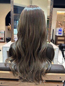 ヘアリゾート粋 ティガ 池袋店(tiga) ゆるふわカール/ロング/スモーキーグレージュ