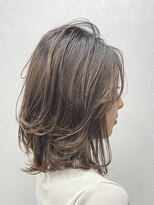 プライ(Pri)&nbsp;大人レイヤーカット＋白髪ぼかし/20代/30代/40代