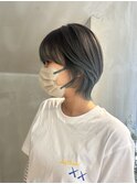〈伸びても可愛い毛先カラー×ショート〉