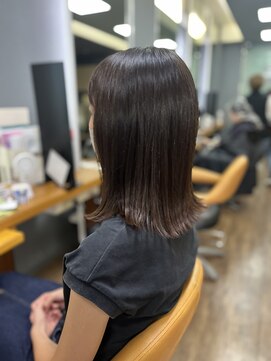 リッツファミリーズ ニコ本原店(RIT FAMILY Z) 切りっぱなしボブ×秋冬おすすめシアーグレーカラー