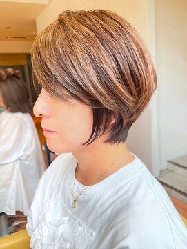 トリッカ 代官山(tricca) 大人カジュアルボブ/白髪ぼかしカラー/脱白髪染め/小顔カット