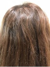 良く"エイジングケア"なんて言葉を耳にしますよね。髪の毛も年齢とともに歳を取りエイジングしていきます。