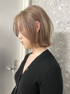 サンク 原宿 表参道(cinq) 顎ラインボブミディアムレイヤーヘーゼルグレージュ