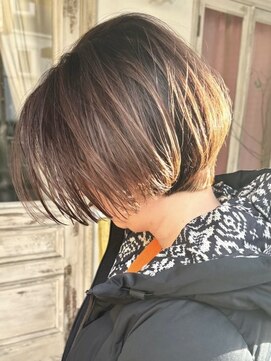 ネハス ナガオカ(nehus.nagaoka) 白髪ボカシ/イメチェン/ホワイトブロンド/外ハネボブ/美髪