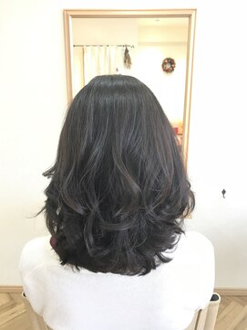 ナップス ヘア スタイル(naps hair style) 愛されセミディー