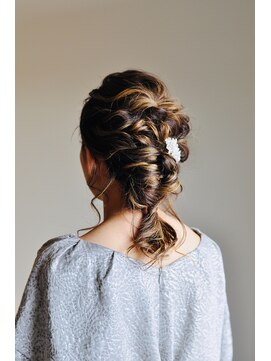 キートス ヘアーデザインプラス(kiitos hair design +) 編みおろしスタイル☆