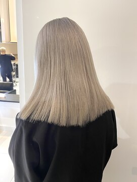 アライブ ハラジュク(ALIVE harajuku) ホワイトカラー