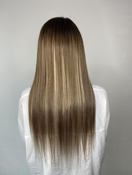 フツーロ 栄(FUTURO) #ハイトーンヘア#ハイライト#バレイヤージュ