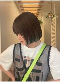 ぷつっとボブはデザインカラーとの相性も抜群です♪