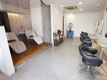 リベルトヘアー バイ ニューヨークニューヨーク(Liberte' Hair by NYNY)の写真/【古川橋駅徒歩1分】経験豊富なstylistが貴方のなりたいイメージを再現♪少人数制の落ち着いたサロンです*