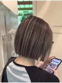 シャドウルーツ/バレイヤージュ/コントラスト/切りっぱなしボブ