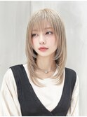 顔周りレイヤー/ハイトーン/ミディアム/ミルクティーベージュ