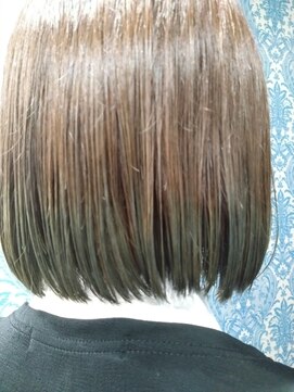 ミュズィー ドゥ ヘア(Musee du hair) 裾カラー