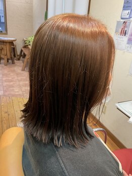 自宅で簡単にまとまる！再現性抜群のカットとクセを活かしたスタイルのカットで毎日のスタイリングが楽に◎