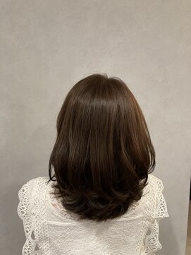 キー(KEY) セミロングスタイル