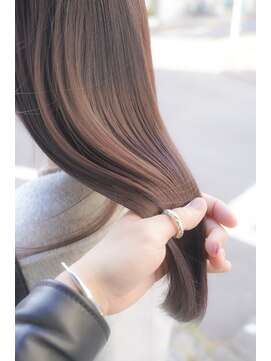 ネイヴィル(navile) 抜け感スタイル　べージュカラー　２０代/３０代/４０代