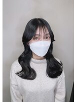 エヴリンアンドペイジ(Evelyn&paige)&nbsp;暗髪×くびれレイヤー.シースルーバング