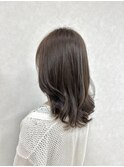 オリーブグレージュ