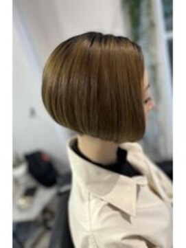 ツムグ 代官山店(TUMUGU) 白髪ぼかしアッシュブラックミントアッシュ×小顔ショートボブ