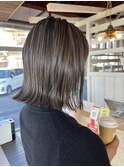 black×beige bob