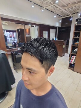 グルーマーズトウキョウ(GROOMER/S TOKYO) 【GROOMER/S 丸山】 フェザーアップ フェード スペインカール