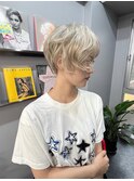 ショートブロンド