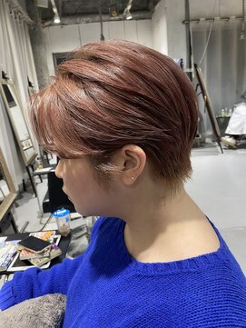 【30代・40代・50代】ハンサムショート×ピンクグレージュ