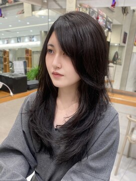 ピークアブー 原宿ハラカド(PEEK-A-BOO) 海外風レイヤーセミロングミディアムヘアハッシュカット