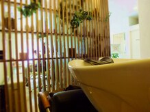 ヘアーアンドリラックス アピュア(HAIR&RELAX apua)の雰囲気（半個室でリラックス♪のシャンプーブース☆）