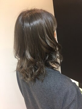 ディーヘアーデザイン(d.HAIR DESIGN) アディクシーシルバー