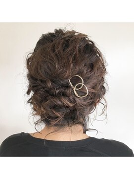 ミマール(mimar) ツイストシニヨン