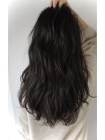 ロミー 本厚木(ROMMY.)&nbsp;暗髪ロングの無造作ウェーブ　/ ロミー本厚木