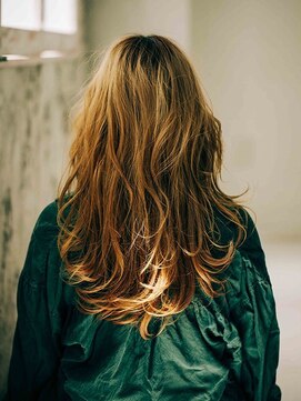 カラーサロンビスカリア 相模原エリア 淵野辺駅店(Color salon Biscaria) コンサバラフウェーブ