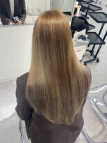 ユーフォリア 渋谷グランデ(Euphoria SHIBUYA GRANDE)&nbsp;ハイライト　グレージュ　髪質改善トリートメント　YUKI