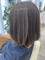 ヒアカアヴェダ 天神VIORO (Heaka AVEDA)&nbsp;ミディアムレイヤー【20代/30代/ハイライト】A