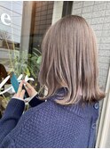 ピンクベージュ
