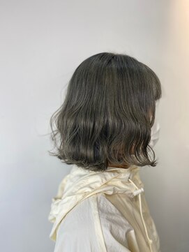 フツーロ 栄(FUTURO) ウェーブヘアー