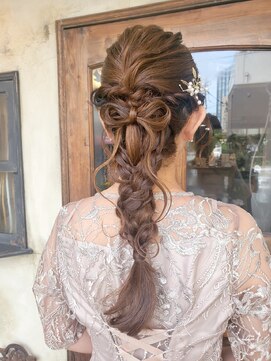 ヘア メイク リン(hair make rin) リボンで編み下ろし
